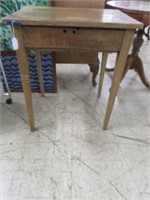 ANTIQUE PRIMITIVE FARMHOUSE TABLE WITH DRAWER