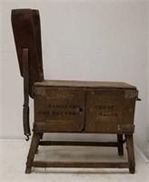 Saddler's Chest Wagon