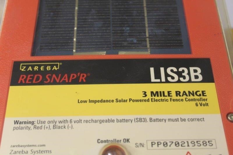 RED SNAP'R Zareba Systems **NEW Solar Power Electric Fence Controller LIS3B 