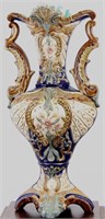 19th CENTURY MAJOLICA VASE