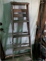 Wood Step Ladder