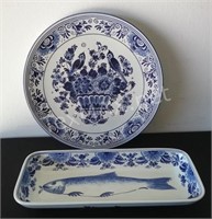 (2) Delft Serving Pieces