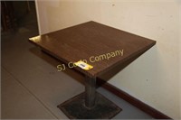 30" square table