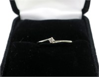 14K White gold diamond promise ring