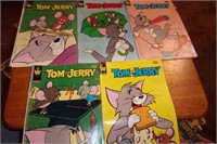 Lot of 5 Tom and Jerry  comic books