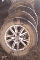 set of Mustang rims with Center Caps