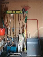 GR- Wall lot of Outdoor Work Tools