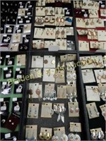 GROUP OF 40 PAIRS OF LADIES EARRING AND NECKLACES