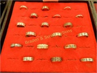 GROUP OF 18 STERLING SILVER RINGS