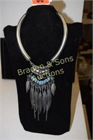 LADIES NATIVE AMERICAN STYLE NECKLACE