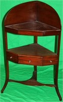 GEORGE III MAHOGANY CORNER WASHSTAND, 1 DRAWER