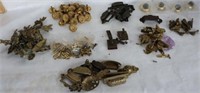 LARGE LOT OF VINTAGE & CONTEMPORARY BRASS