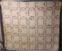 MID. 20TH C. WEDDING RING TYPE HAND SEWN QUILT,
