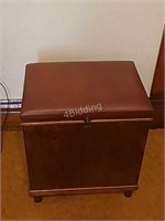 FR- Vintage Storage Stool with 45s & 78s