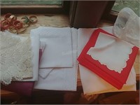 FR- Large lot of Table Linens