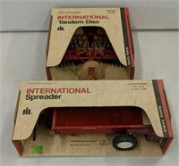 2x- IH Spreader & Tandem Disc NIB