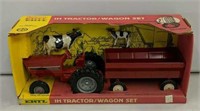 IH Tractor & Wagon Set NIB