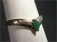 10k Ladies emerald & diamond Ring Size 7