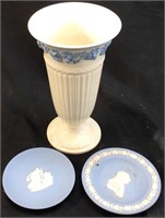 WEDGEWOOD QUEENSWARE BLUE CHINA LOT