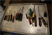 Approx. 18 Screw Drivers