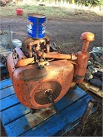 Wisconsin motor, 4 cylinder, hand crank