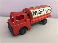 Mobil gas tin & plastic petrol tanker approx 17 cm