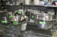 SET OF STAINLESS STEEL BOWLS