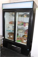 BEVERAGE-AIR COMMERCIAL REFRIGERATOR