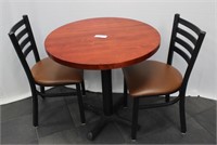 Round table & 2 chairs