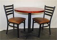 Round table & 2 chairs