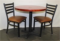 Round table & 2 chairs