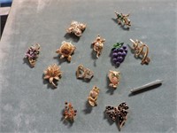 14 Vintage Brooches