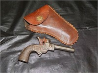 Big Chief tiny Cap Gun by Dent with Holster