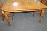 ANTIQUE OAK DINING TABLE