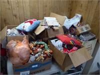 Large lot w/ misc. holiday decor