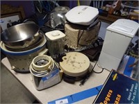 Lot w/ small kitchen appliances