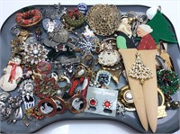 FASHION JEWELRY-CHRISTMAS & ASSORTED BROOCHES/PINS