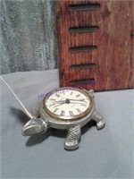 Turtle wind-up clock