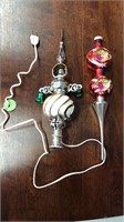 2 vintage Christmas ornaments- one electrified