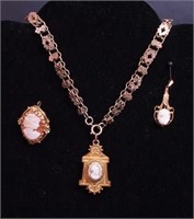 A gold-filled Victorian necklace with cameo,