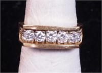 An 18K woman's yellow gold ring with