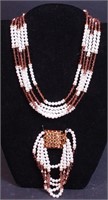 A Hobe' beaded necklace with matching bracelet