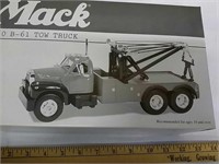 Mack 1960 Tow truck NIB  great detail die cast