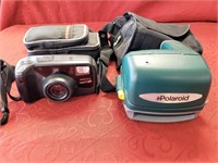 2 Film Cameras with Cases Pentax - Polaroid