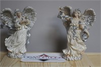 2 Angel figurines