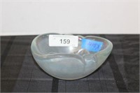 GLASS ASHTRAY WITH SNUFFER