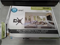 32-47" Full motion TV wall mount