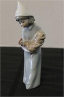 LLADRO GIRL WITH ROOSTER FIGURINE