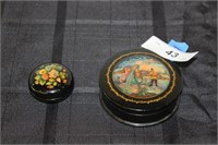 PAIR OF RUSSIAN LAQUERED BOXES