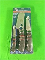 New Smith & Wesson Knife set with sheath